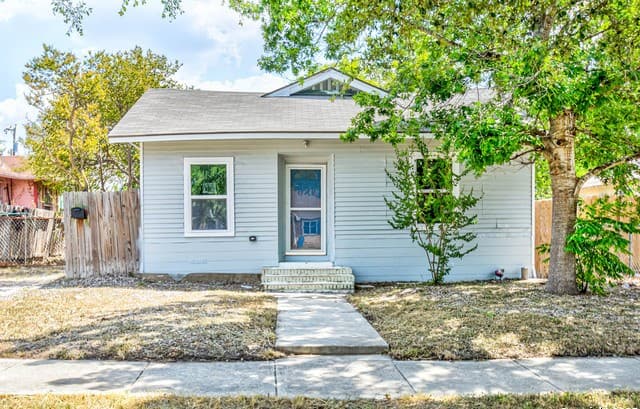 718 E Highland