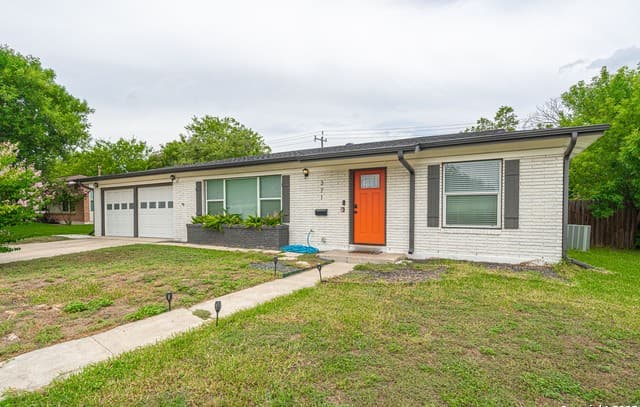 371 Sprucewood Ln