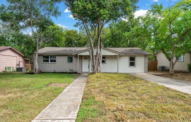 218 Park Ln