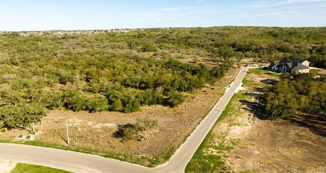 LOT 20 Stone Loop