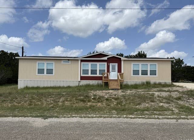 218 Edgewood Cir