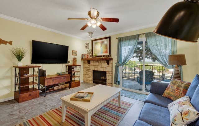 1603 Parkview Unit APT D1, Canyon Lake, TX 78133