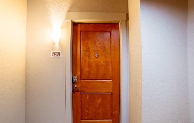 7342 Oak Manor Unit 7202