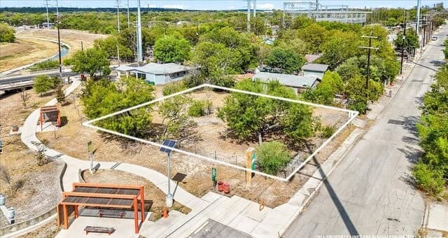 331 N San Ignacio