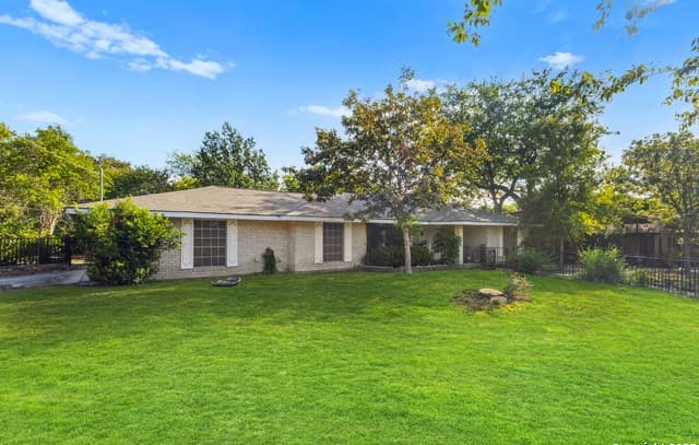 6041 Trone Trail