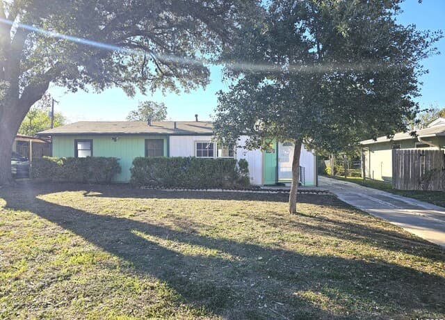 622 Sacramento, San Antonio, TX 78212