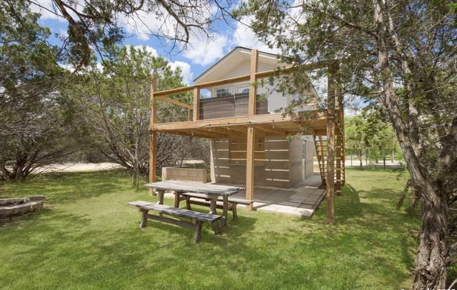 348 Valley Oak
