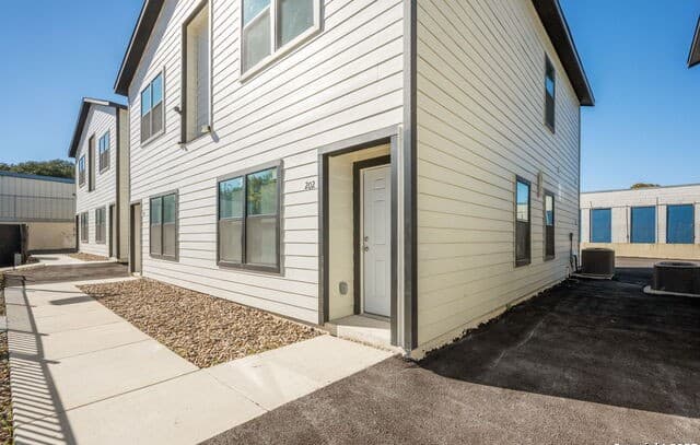 8719 Wurzbach Unit 202
