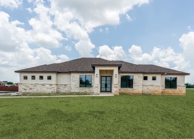 108 Abrego Trail