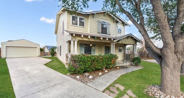 8902 Sungate Bay