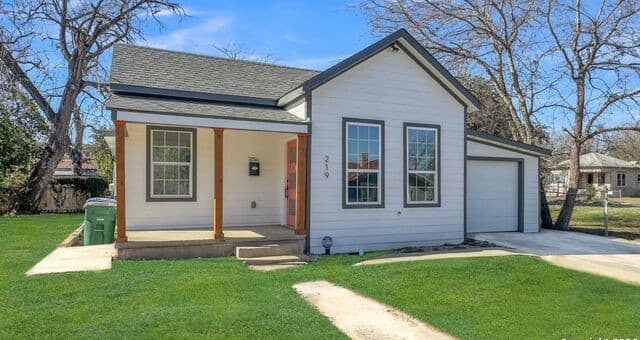 219 Saint James
