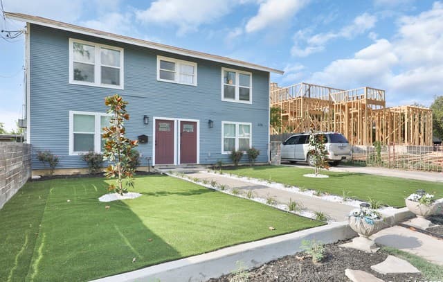315 W Norwood
