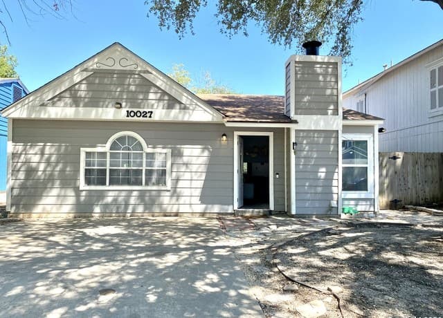 10027 Birch Field Dr