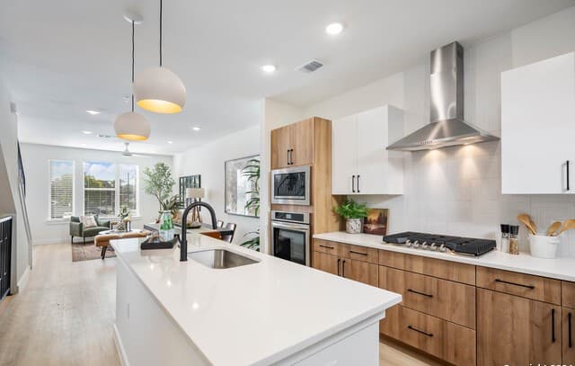 311 E Evergreen #20