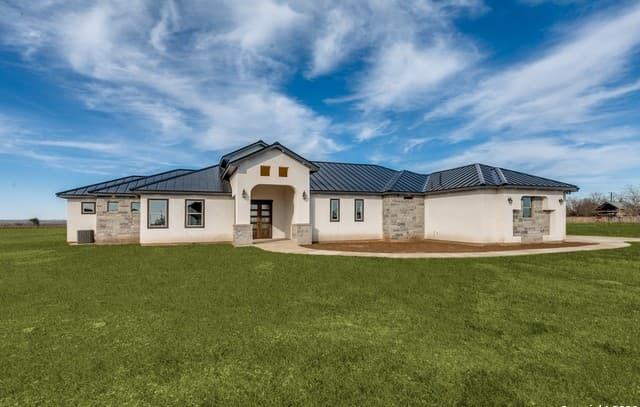 202 Venado Oaks