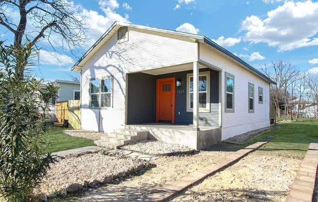 1531 W French
