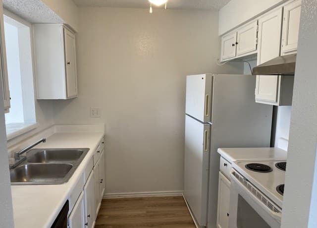 4949 Hamilton Wolfe Unit 5201