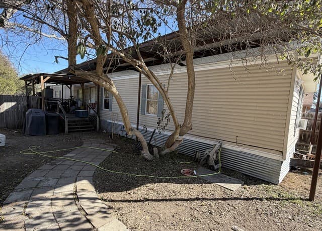 409 E Tullos