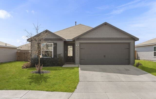 12024 Luckey Villa