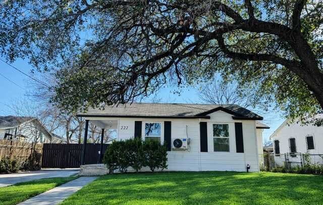 222 W Burcham Ave