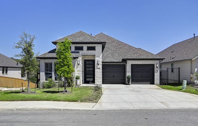 24118 Sidehill Lie