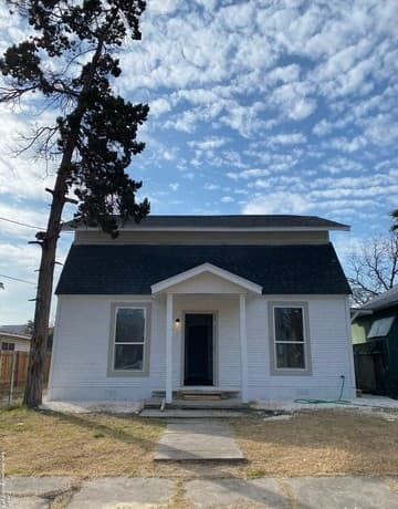826 Schley Ave
