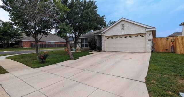 4103 Dunn Oak
