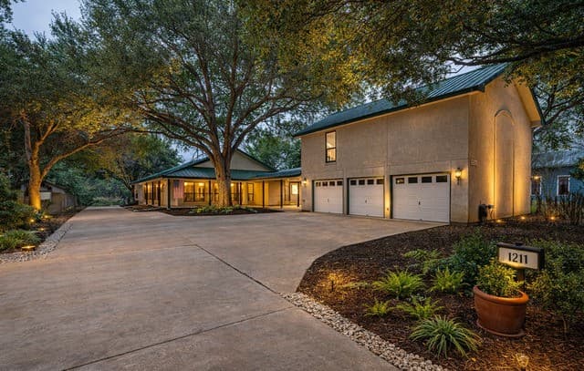 1211 Alamo