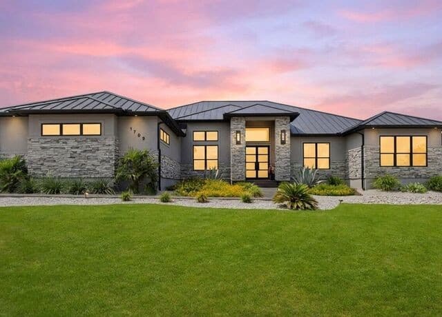 1709 Paradise Pkwy