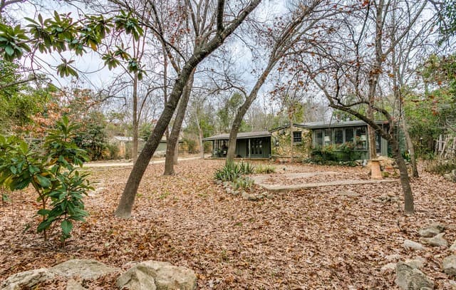 231 E Sunset