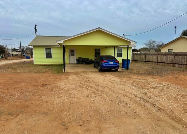 279 Edwards Ave