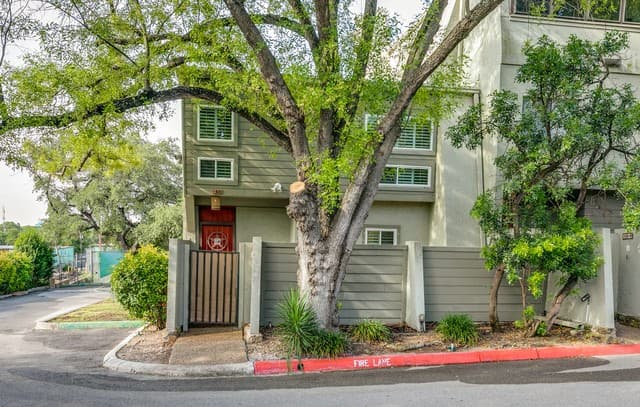 3102 Eisenhauer Unit B 20