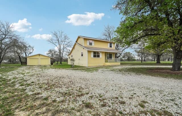 802 Eagle Creek