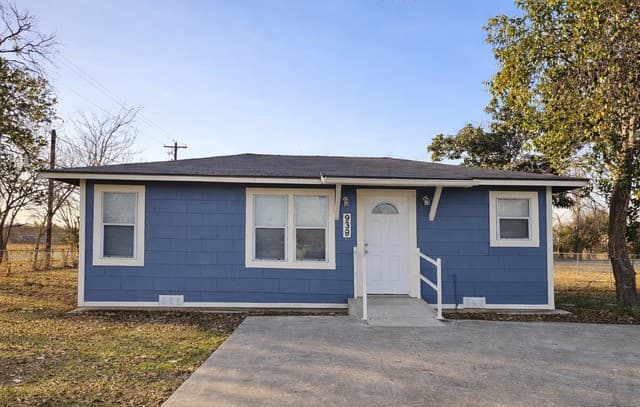 913 Houston