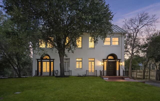 110 E Mulberry