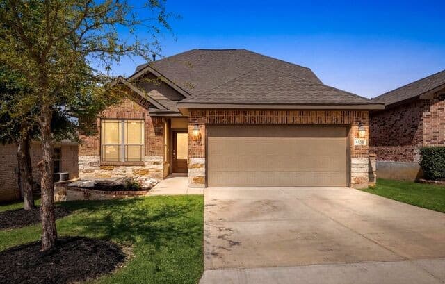 6151 Akin Elm