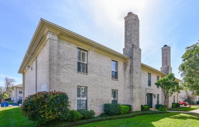 2611 Eisenhauer Unit 1403