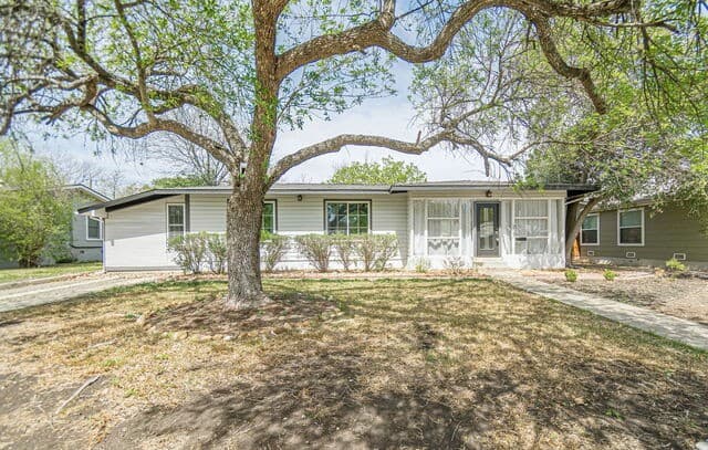 227 Devonshire Dr