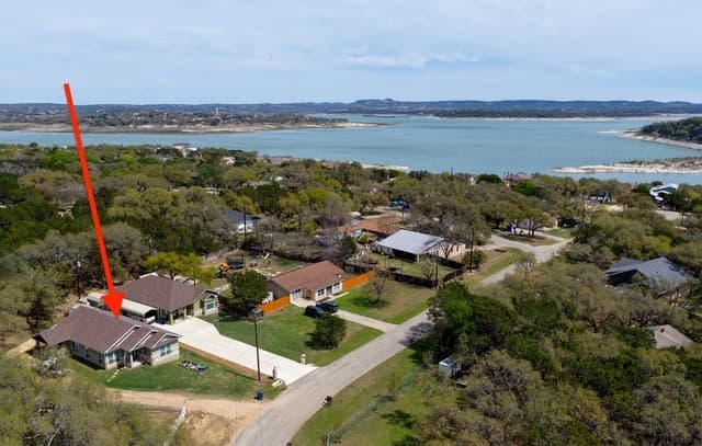 2872 Lakeview