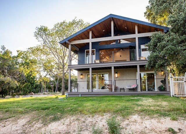 874 Lakebreeze Dr
