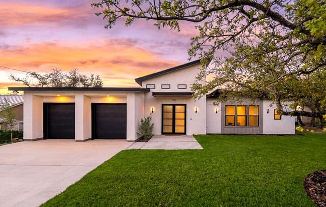707 Lone Cir