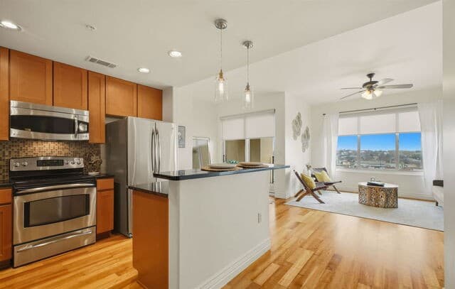215 N Center Unit 804