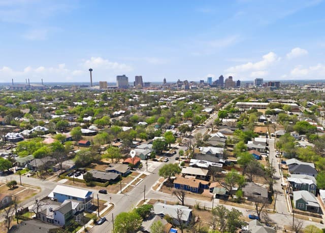926 Lamar