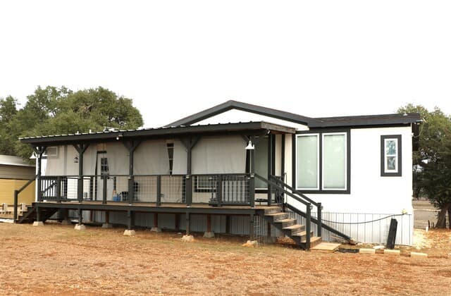 387 Private Road 1525