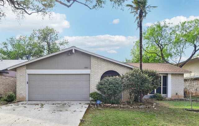 11815 Broadwood