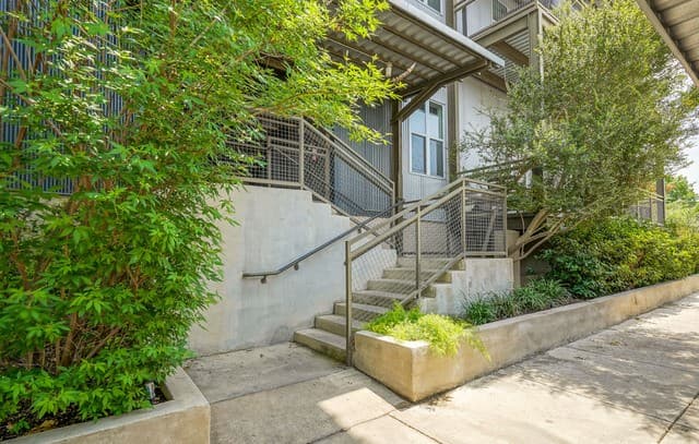 831 S Flores Unit 3202