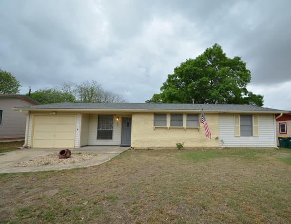 823 Highgate