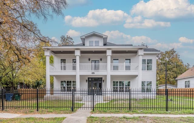 121 Highland Unit 101