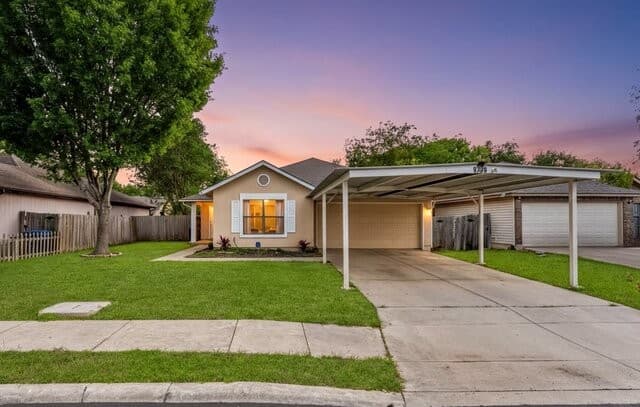 9238 Bowen Dr