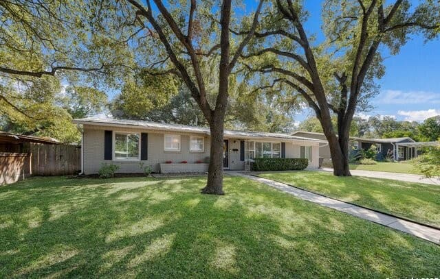 614 Larkwood Dr